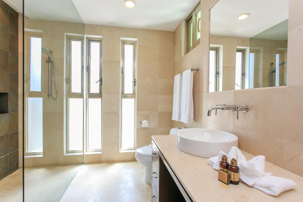 3-level With A Private Balcony & Rooftop Lounge *